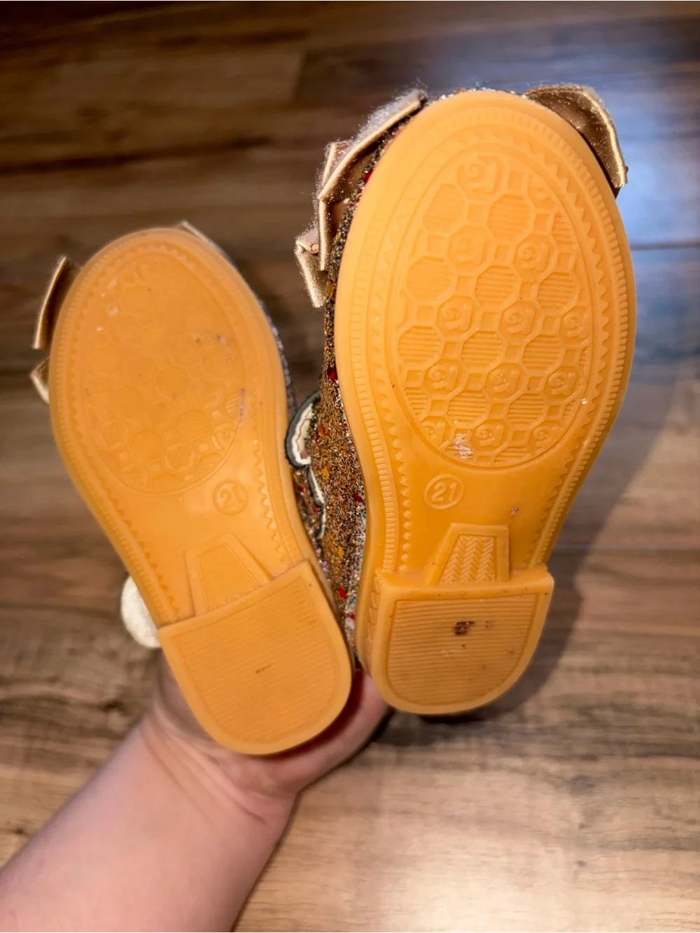 Unbranded Tan Beige Sparkle Bow Dress Shoes Size 21 Fits Toddler 5